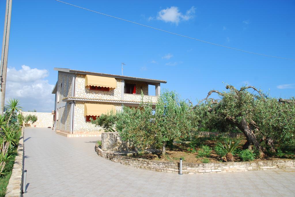 B&B Garzia Marinella  Buitenkant foto